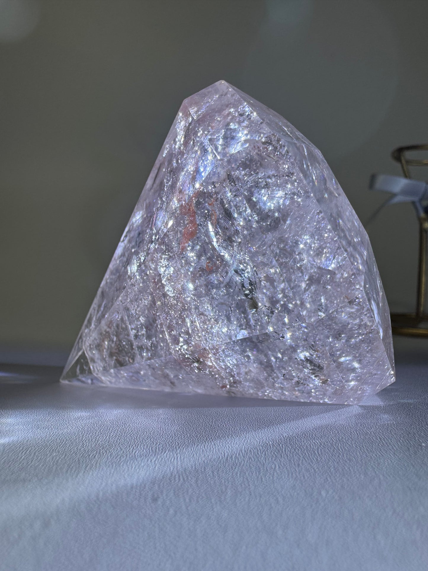 Brilliant Diamond Cut Pink Quartz
(Pink Azeztulite – Trade Name) 
ブリリアント ダイヤモンドカット ピンククォーツ
（流通名：ピンクアゼツライト）