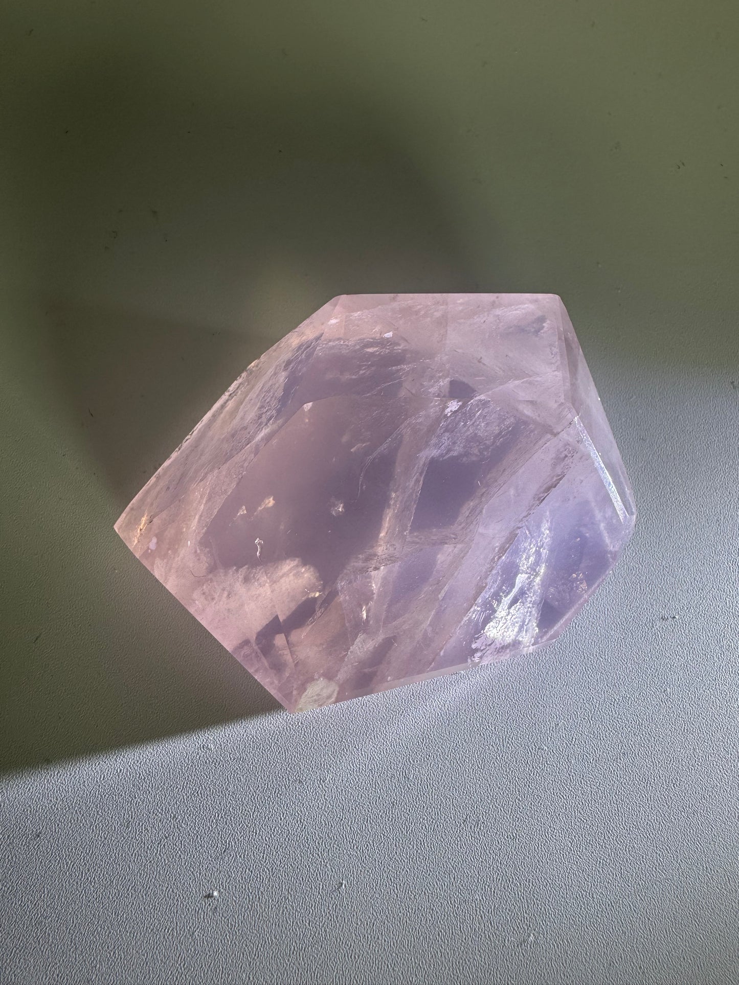 Veil Rosé Quartz
ヴェールドロゼクォーツ
（流通名：ジェムローズクォーツ）